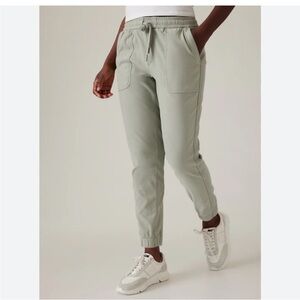 Athleta Farallon Joggers in Grayish Green - Size 2